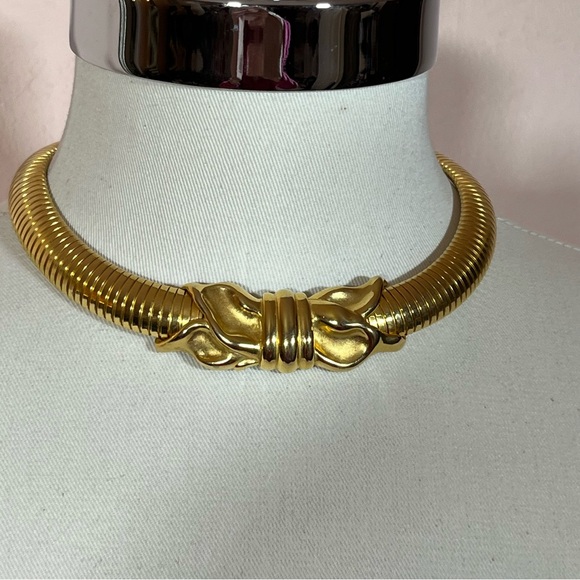 Vintage 80 90 Retro Heavy Matte Gold Thick Omega Chain Mobwife Choker Necklace - Picture 5 of 17